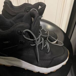 Men’s ThermoBall™ Lace Up Waterproof Boots
Sz 10